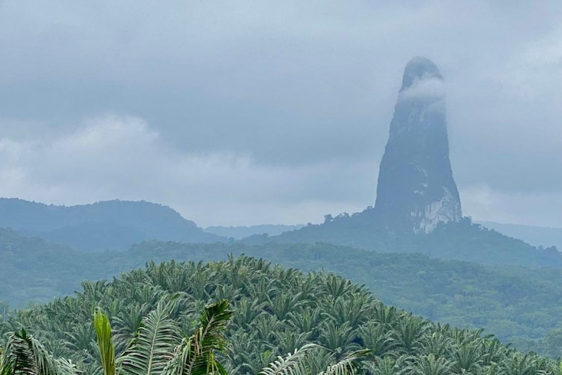 A CHOCOLATE FOOL: CLIMBING PICO DO SÃO TOMÉ AND PICO DO PRÍNCIPE